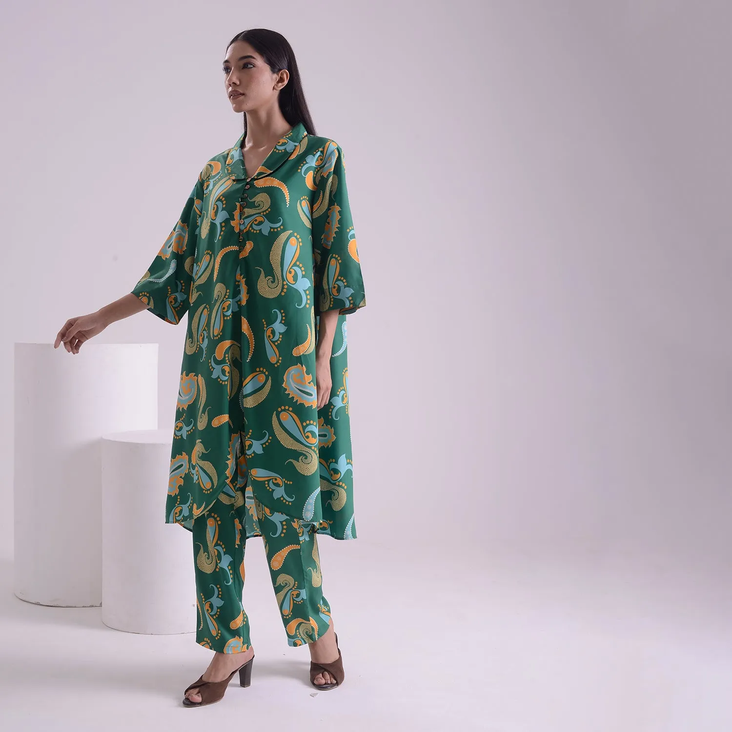 Green paisley printed suit set of 2