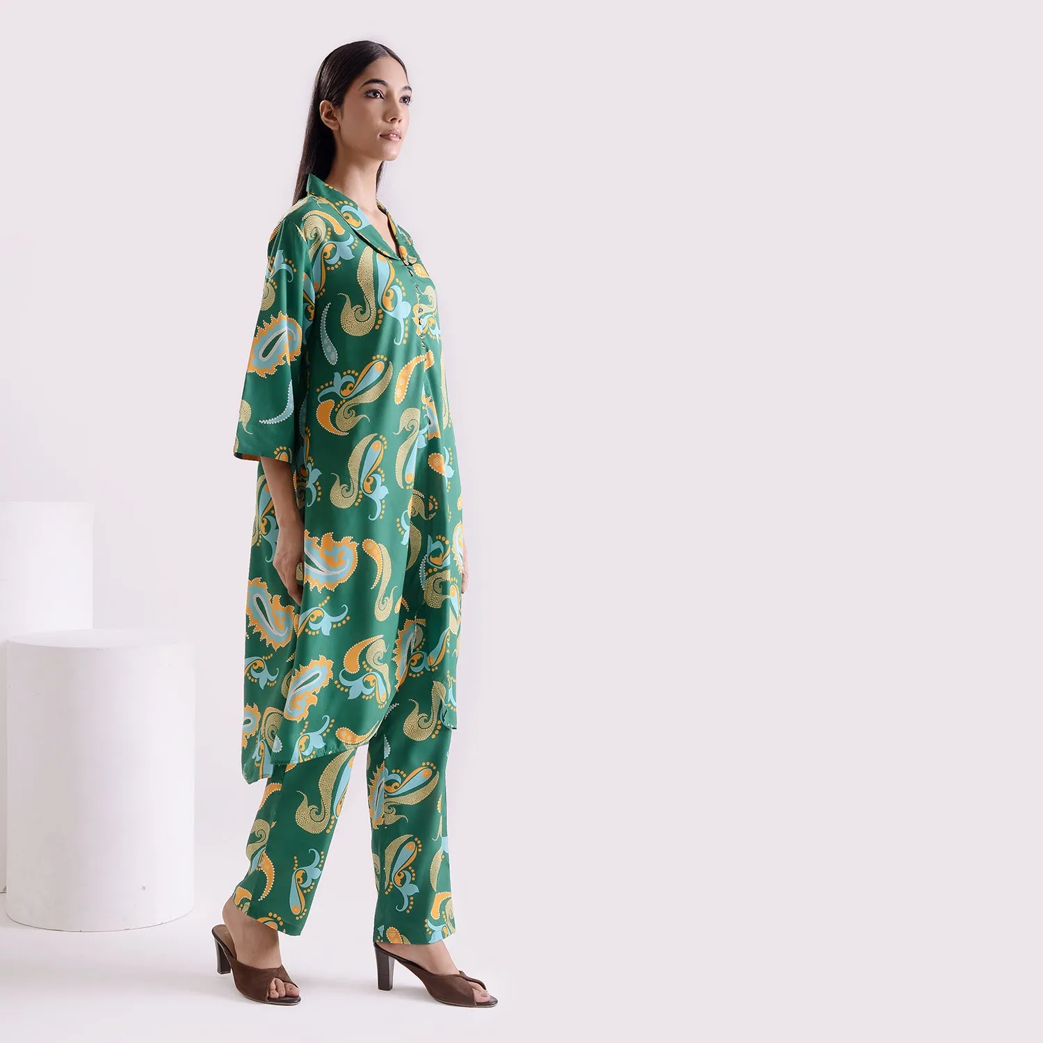 Green paisley printed suit set of 2