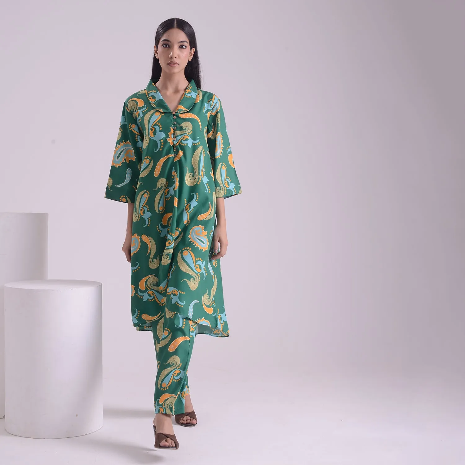 Green paisley printed suit set of 2