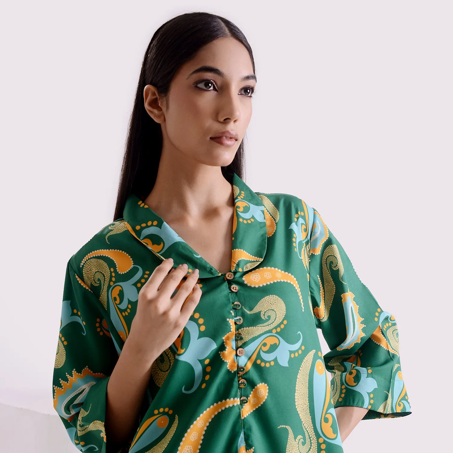 Green paisley printed suit set of 2