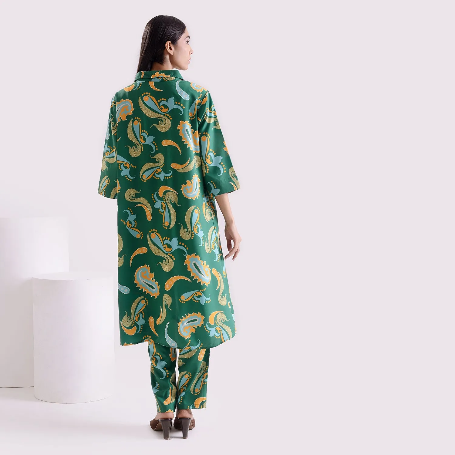 Green paisley printed suit set of 2