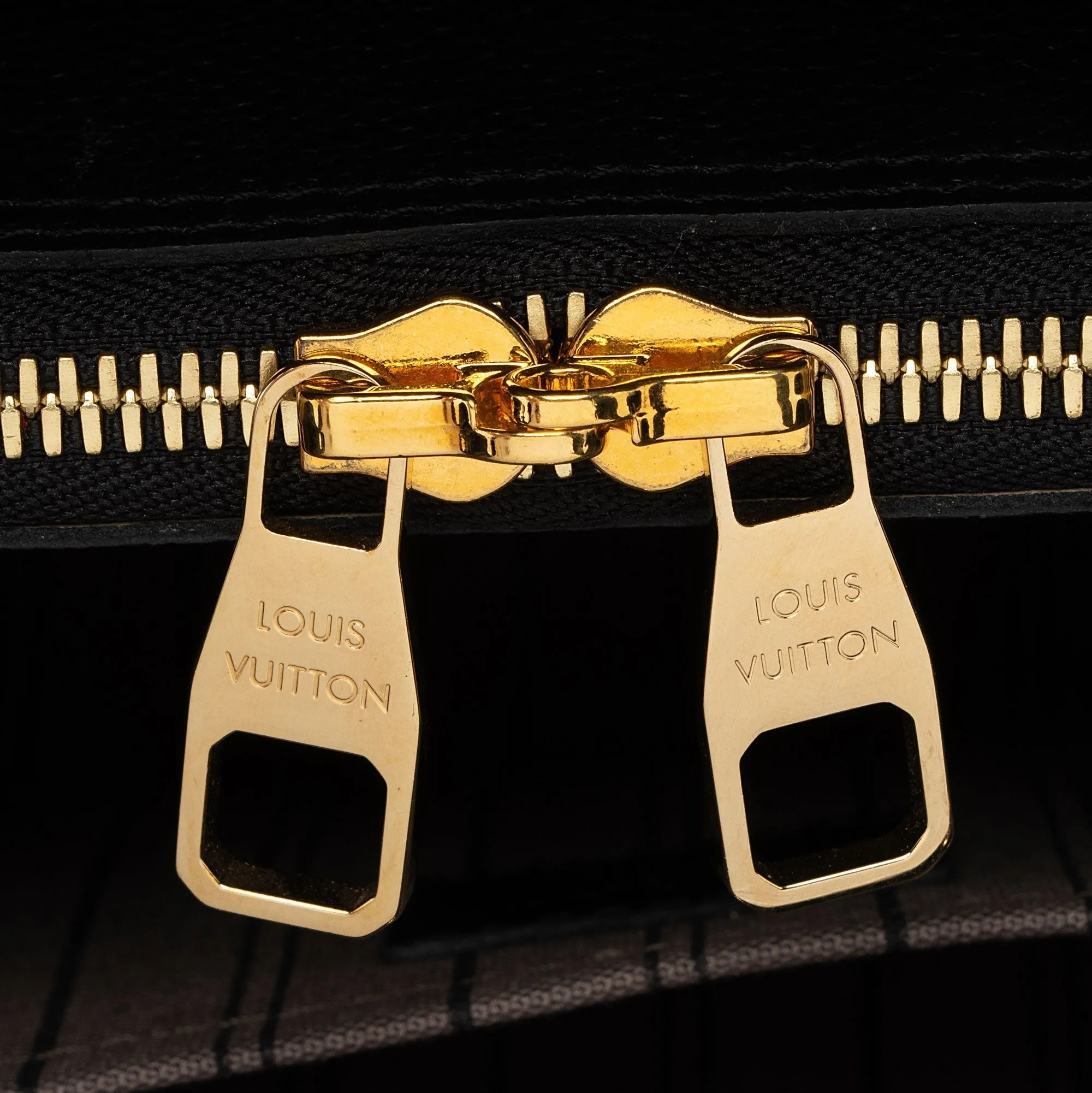 Louis Vuitton Monogram Empreinte Montaigne MM Satchel (SHF-VpKLcD)