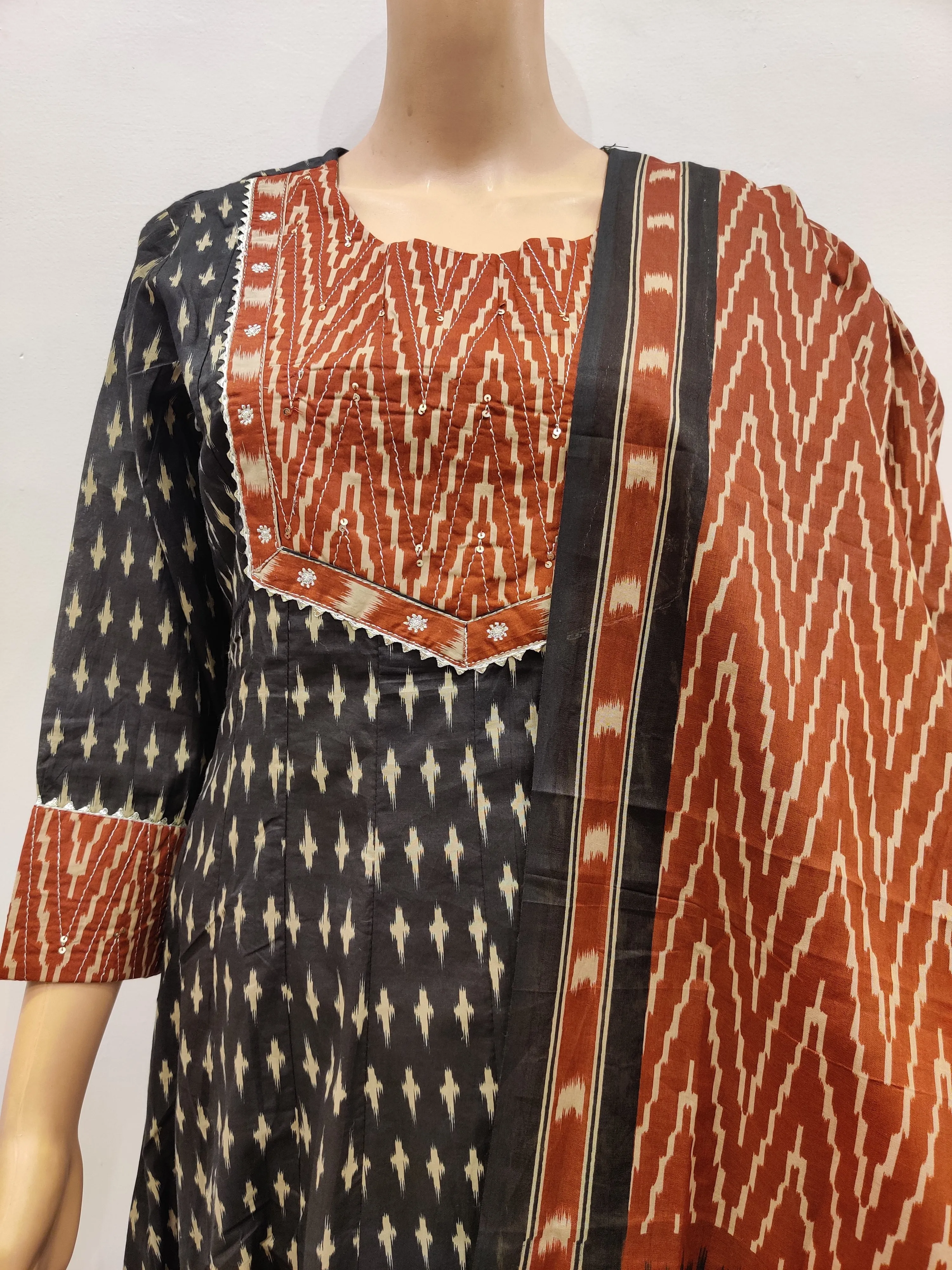 New Guinea impatien Kurta pant dupatta set