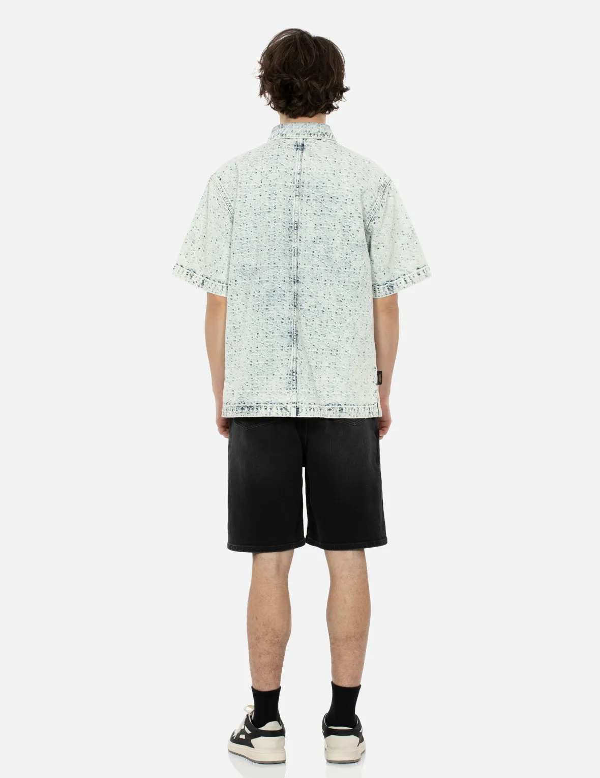 Seagull Appliqué Embroidery and Godhead Print
Relax Fit Denim Shorts