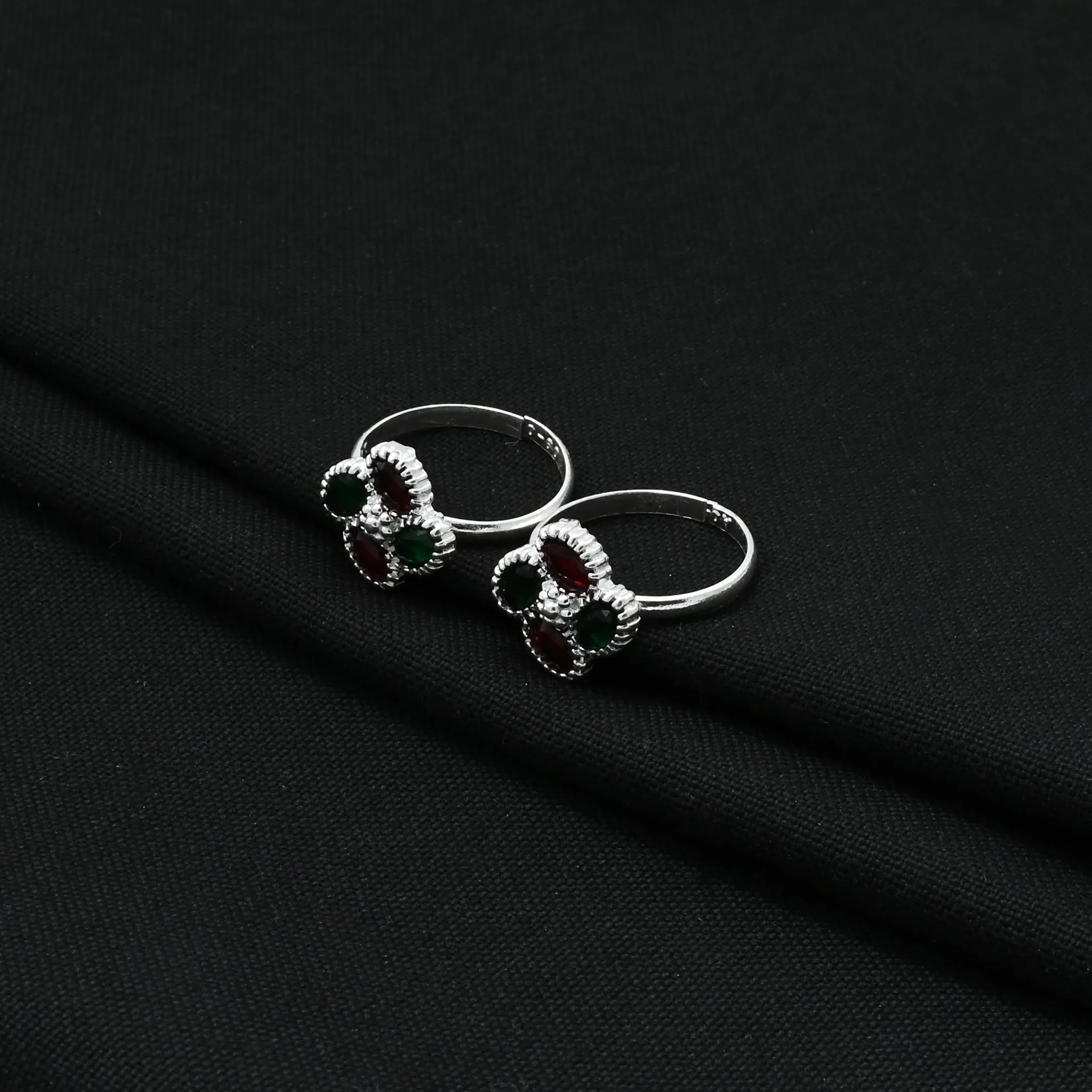 Silver Red and green Toering