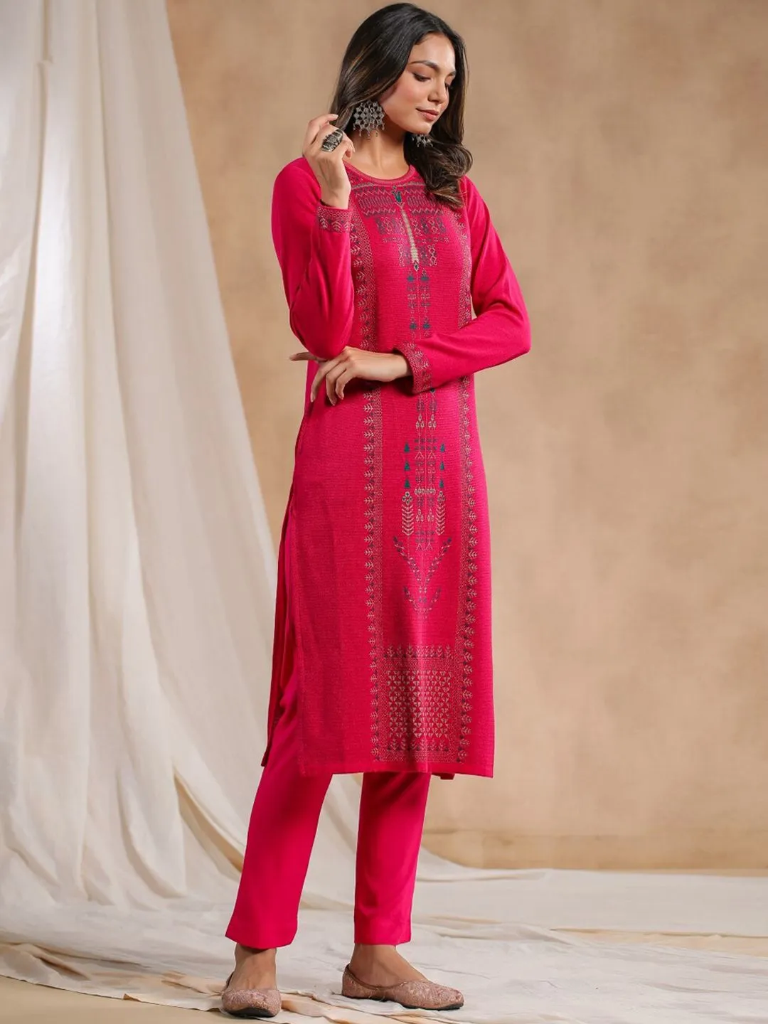 Warm Pink  Acrylic Geometric Motif Printed Kurta Set with Jacquard Knitted Design and Straight Bottom